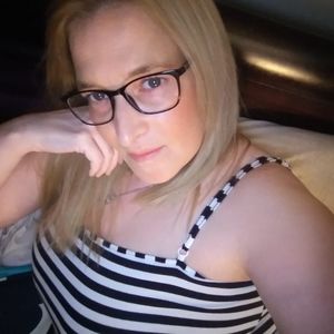 Meet your Posher, Deedee